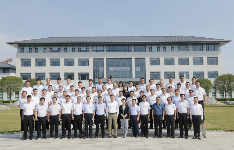 深刻领悟“两个确立”决定性意义 坚决担起“勇挑大梁”重大责任——ug环球集团“迎接二十大，勇担新使命”主题教育培训班综述